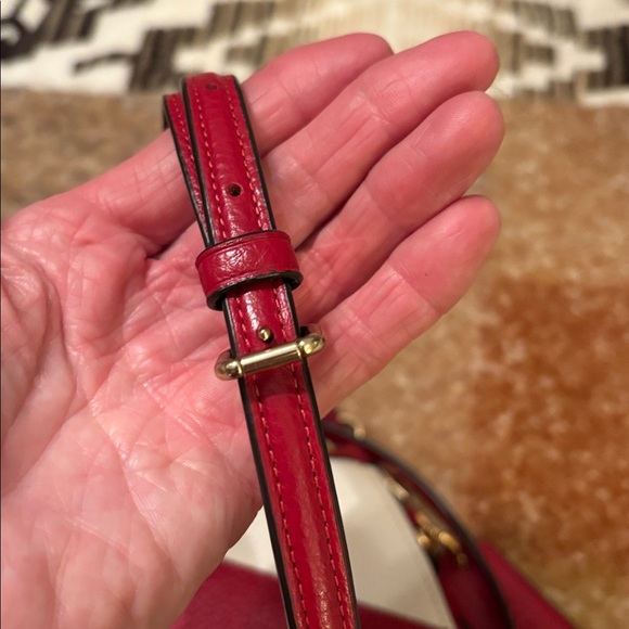 Coach Ellen Red and Cream Crossbody Bag NWOT - Picture 4 of 11